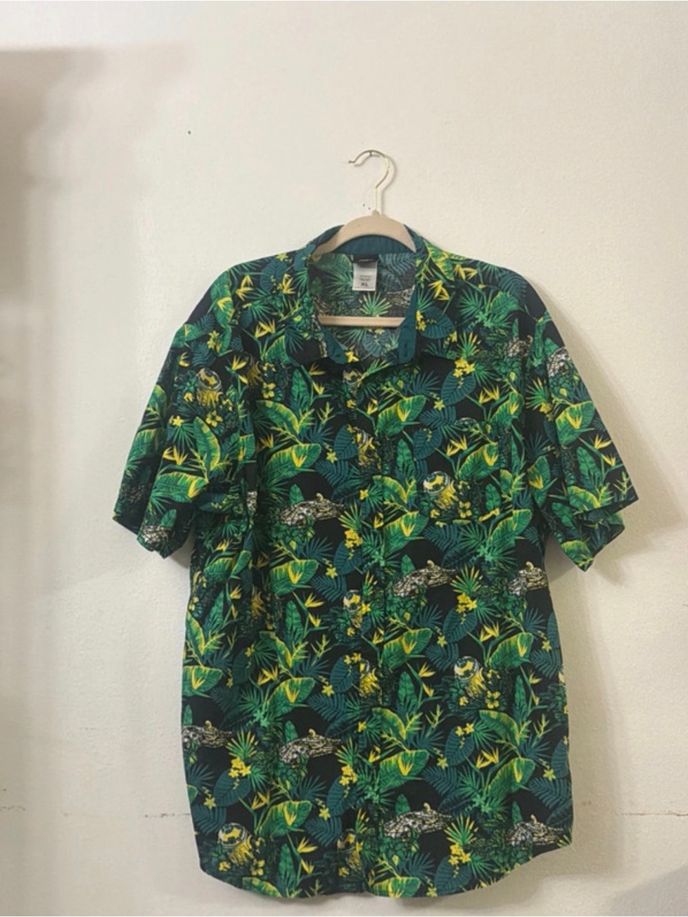 Star Wars R2-D2 Tropical Button-Up Shirt